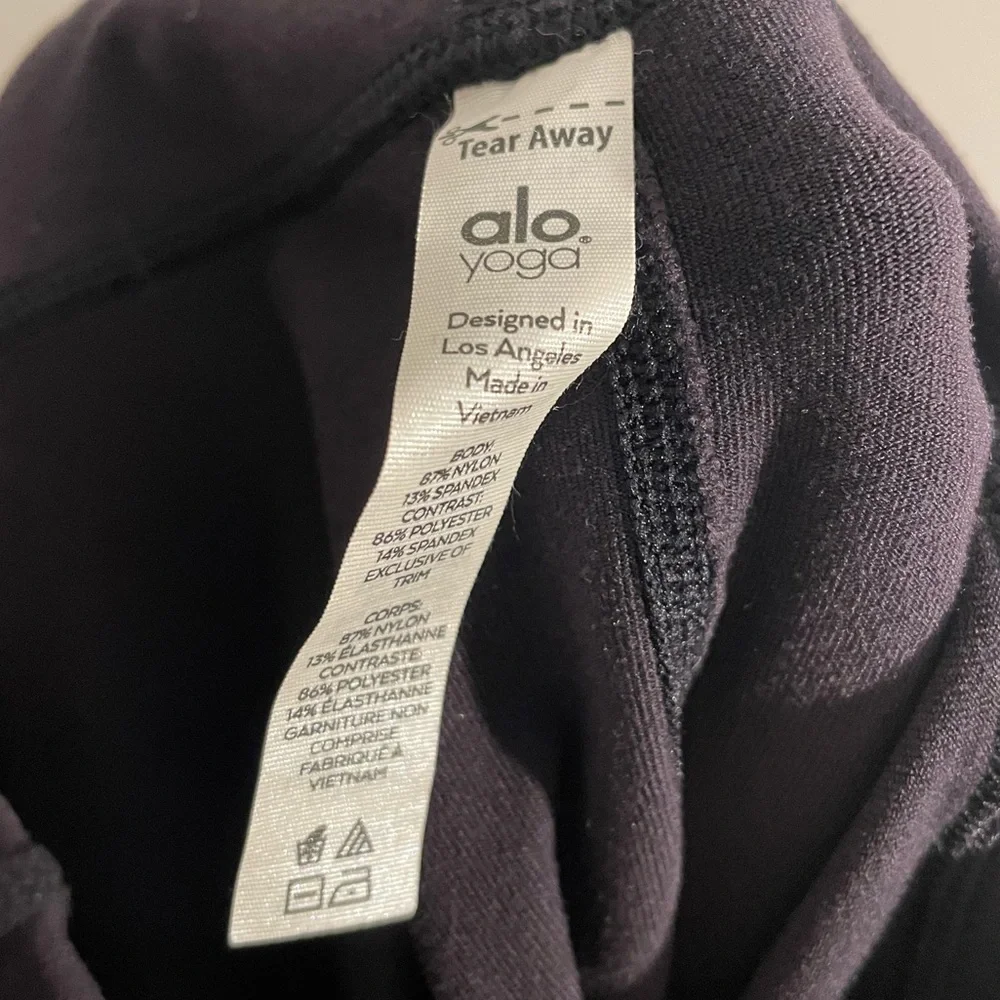 ALO Yoga black leggings size extra small leggings in great condition - Picture 5 of 6